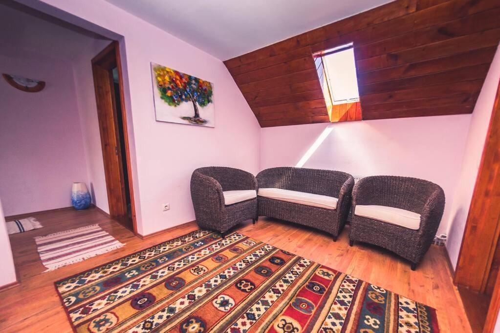 Horace Guesthouse Pool & Hot Tub & Bikes & River Dejani エクステリア 写真