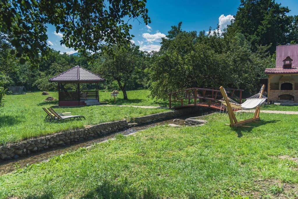 Horace Guesthouse Pool & Hot Tub & Bikes & River Dejani エクステリア 写真