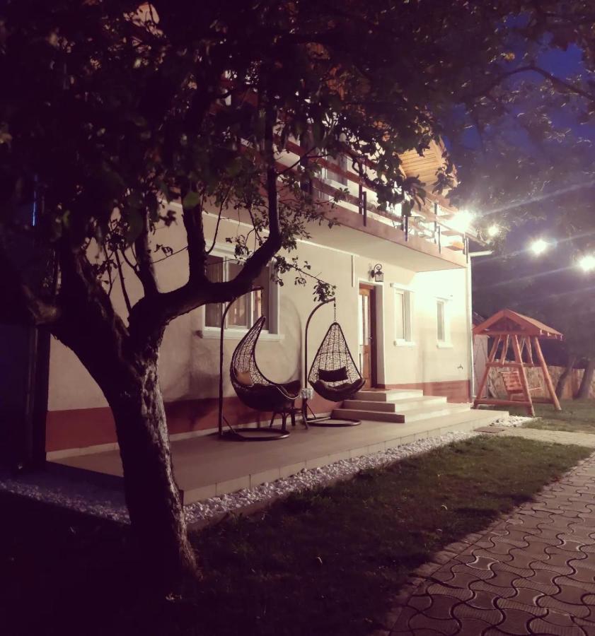 Horace Guesthouse Pool & Hot Tub & Bikes & River Dejani エクステリア 写真