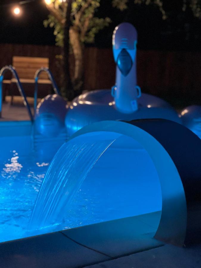 Horace Guesthouse Pool & Hot Tub & Bikes & River Dejani エクステリア 写真