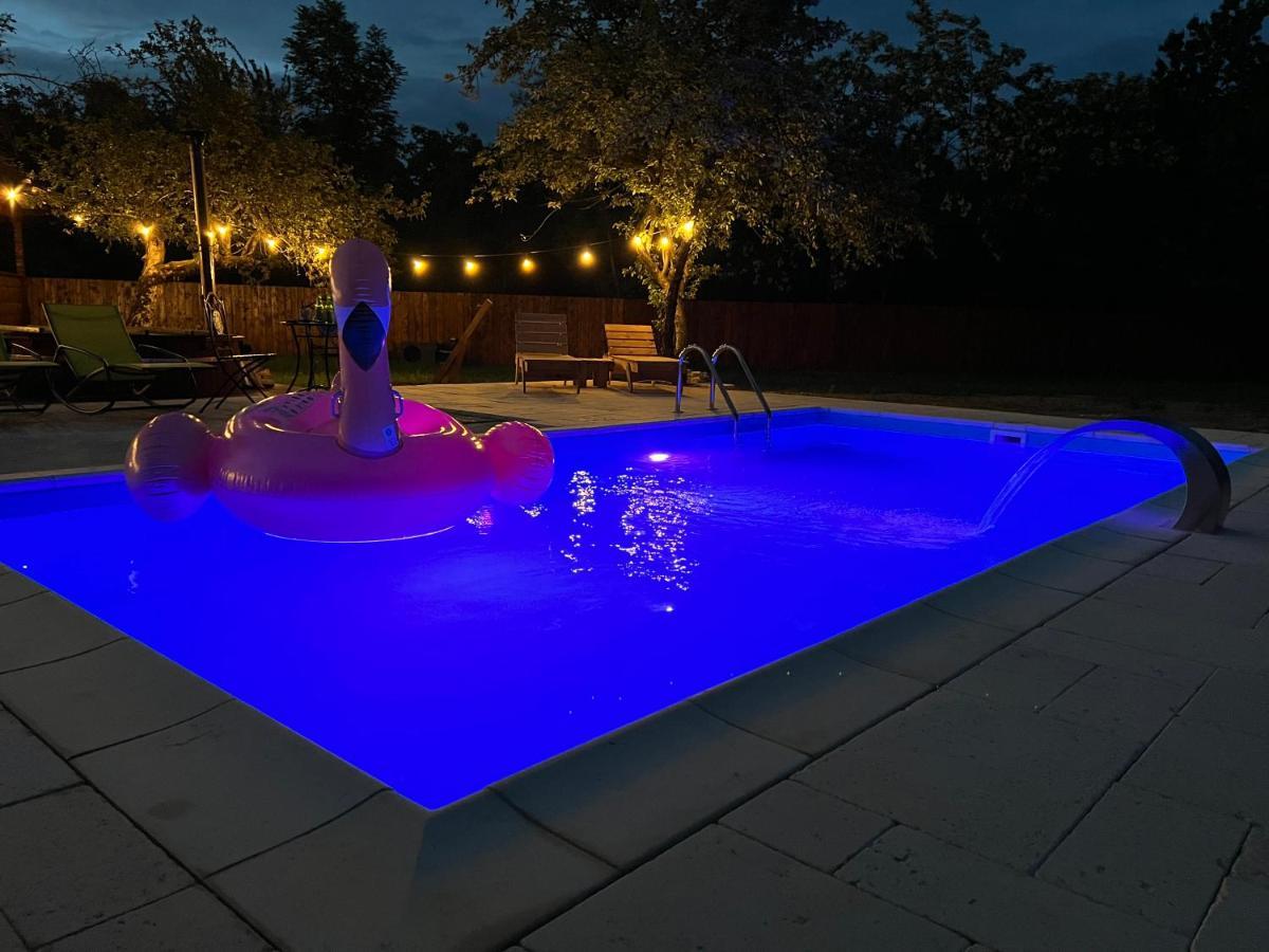 Horace Guesthouse Pool & Hot Tub & Bikes & River Dejani エクステリア 写真