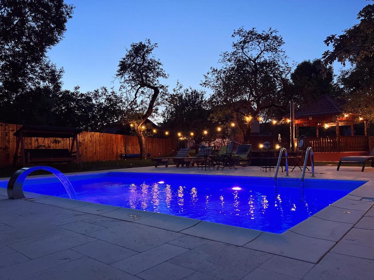 Horace Guesthouse Pool & Hot Tub & Bikes & River Dejani エクステリア 写真
