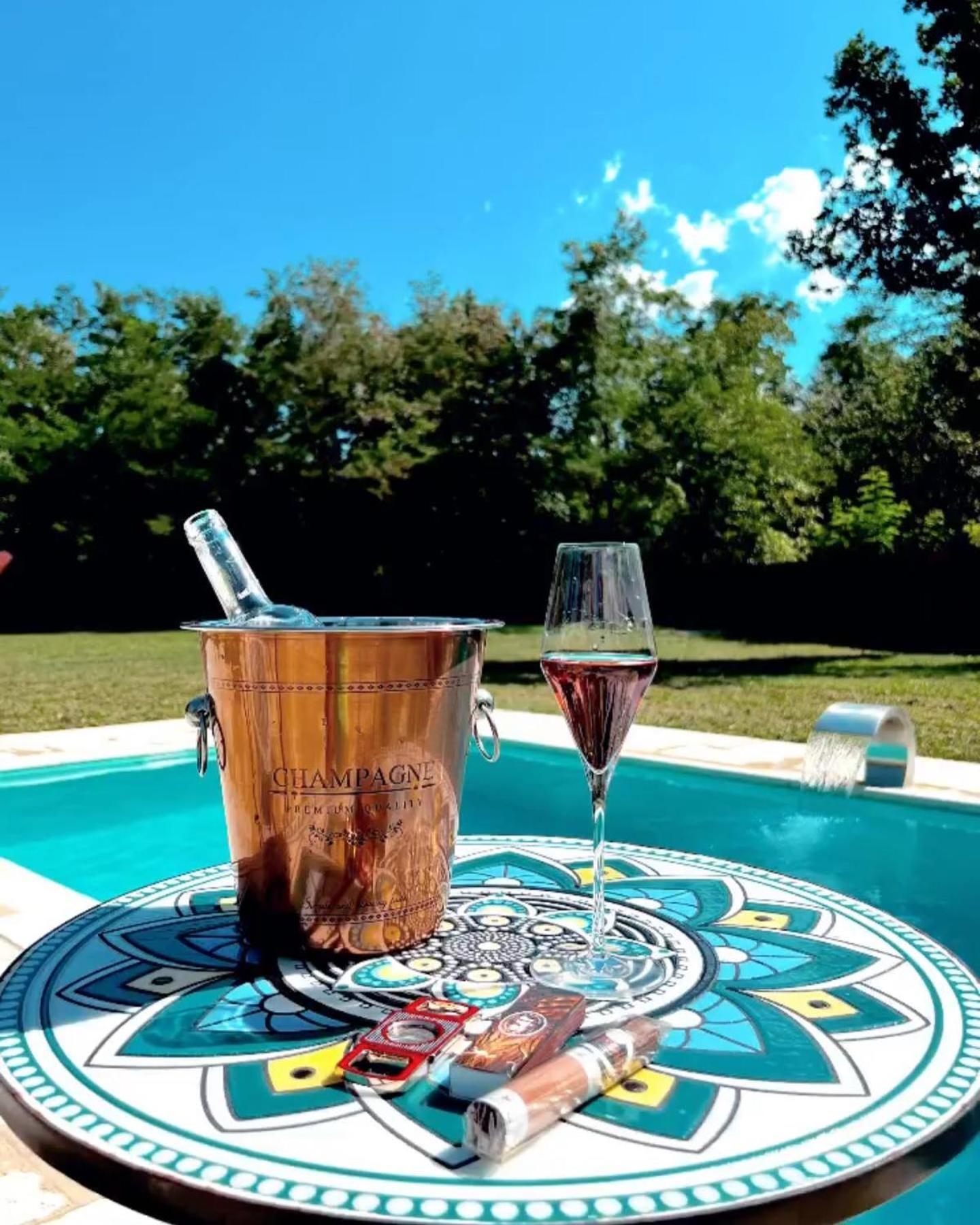 Horace Guesthouse Pool & Hot Tub & Bikes & River Dejani エクステリア 写真